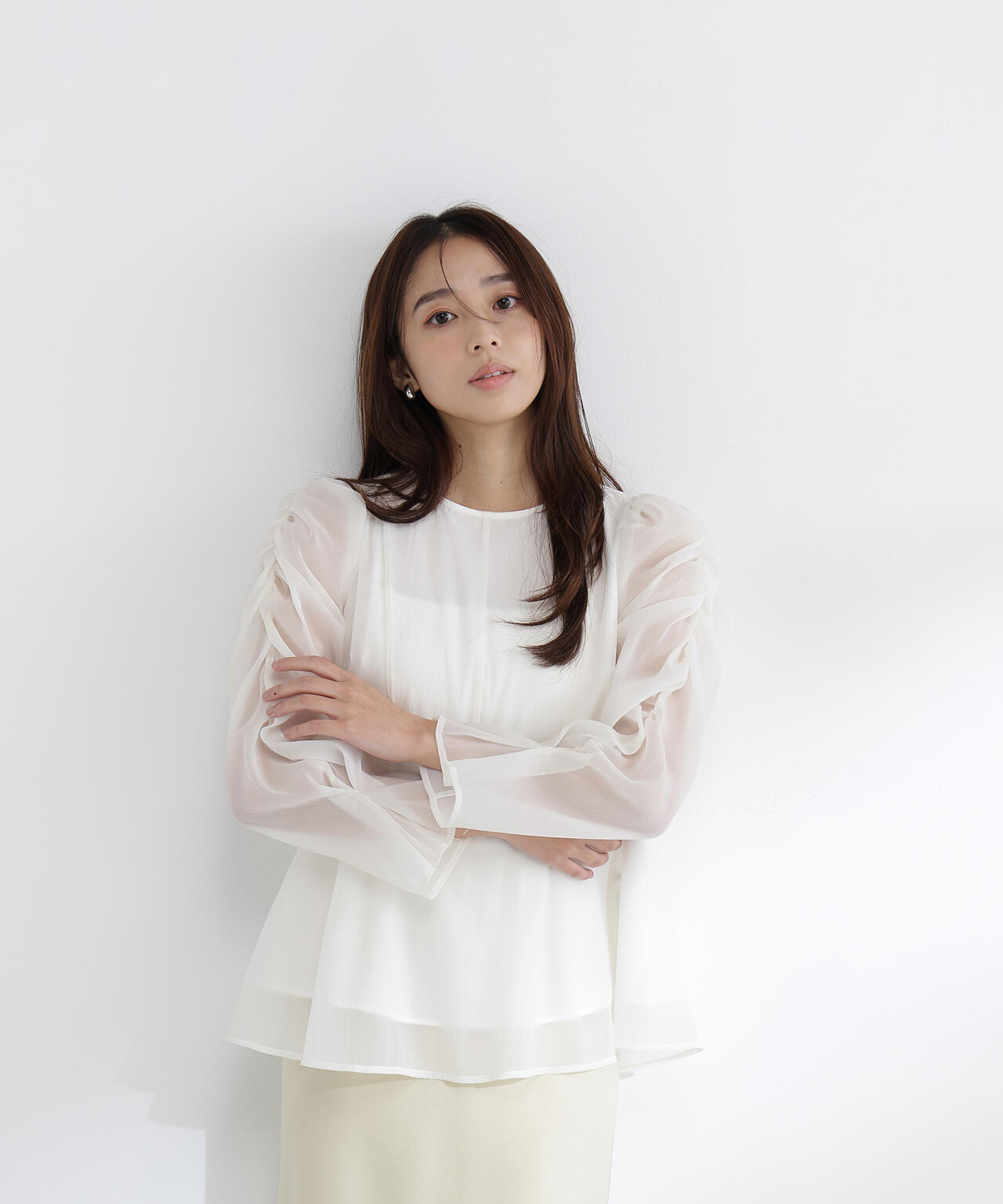 シアーペプラムブラウス