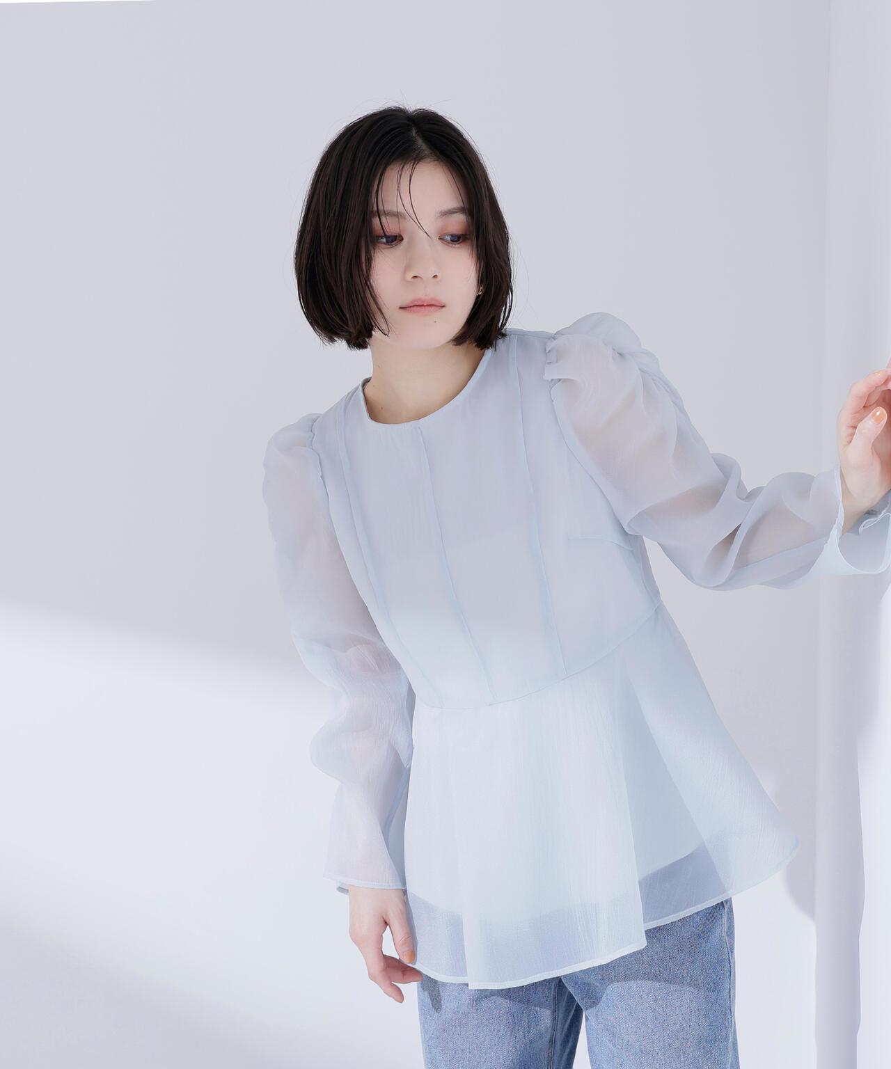 シアーペプラムブラウス