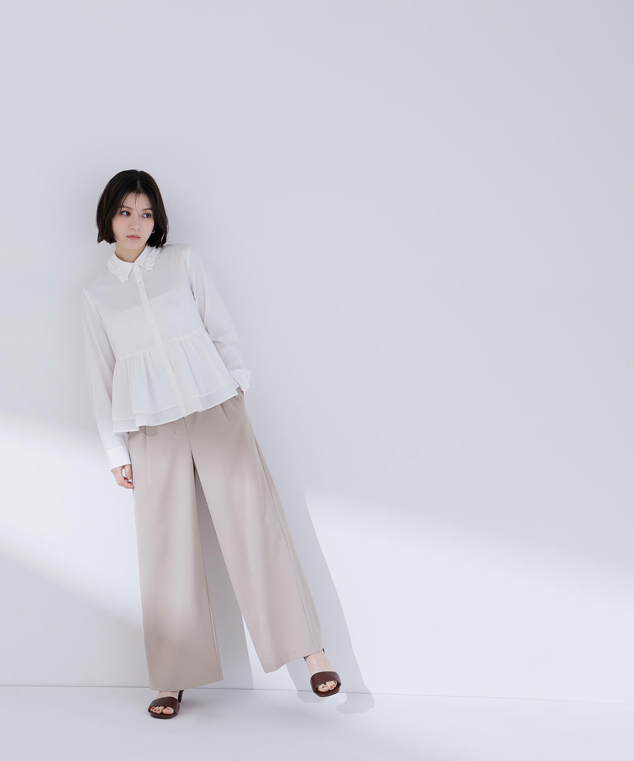 フリルカラーシャツ