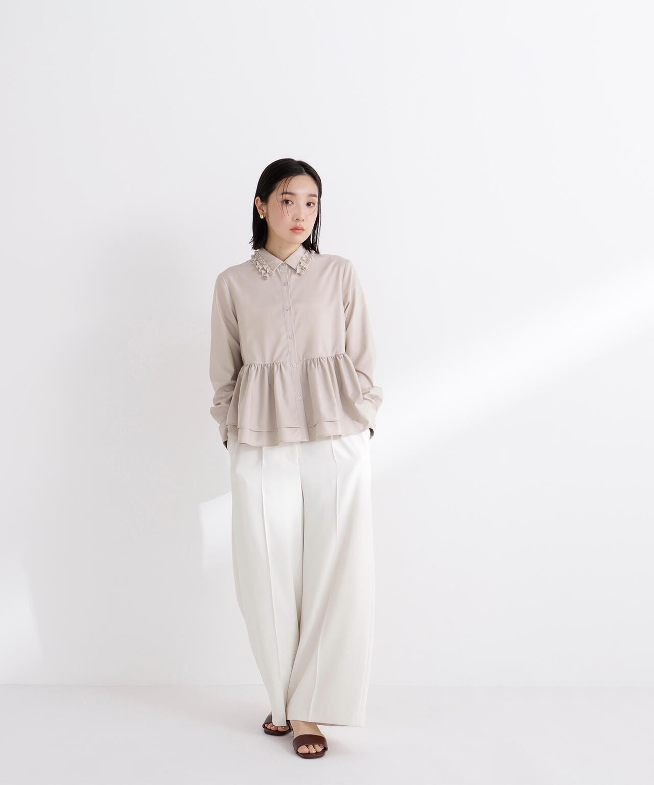 フリルカラーシャツ