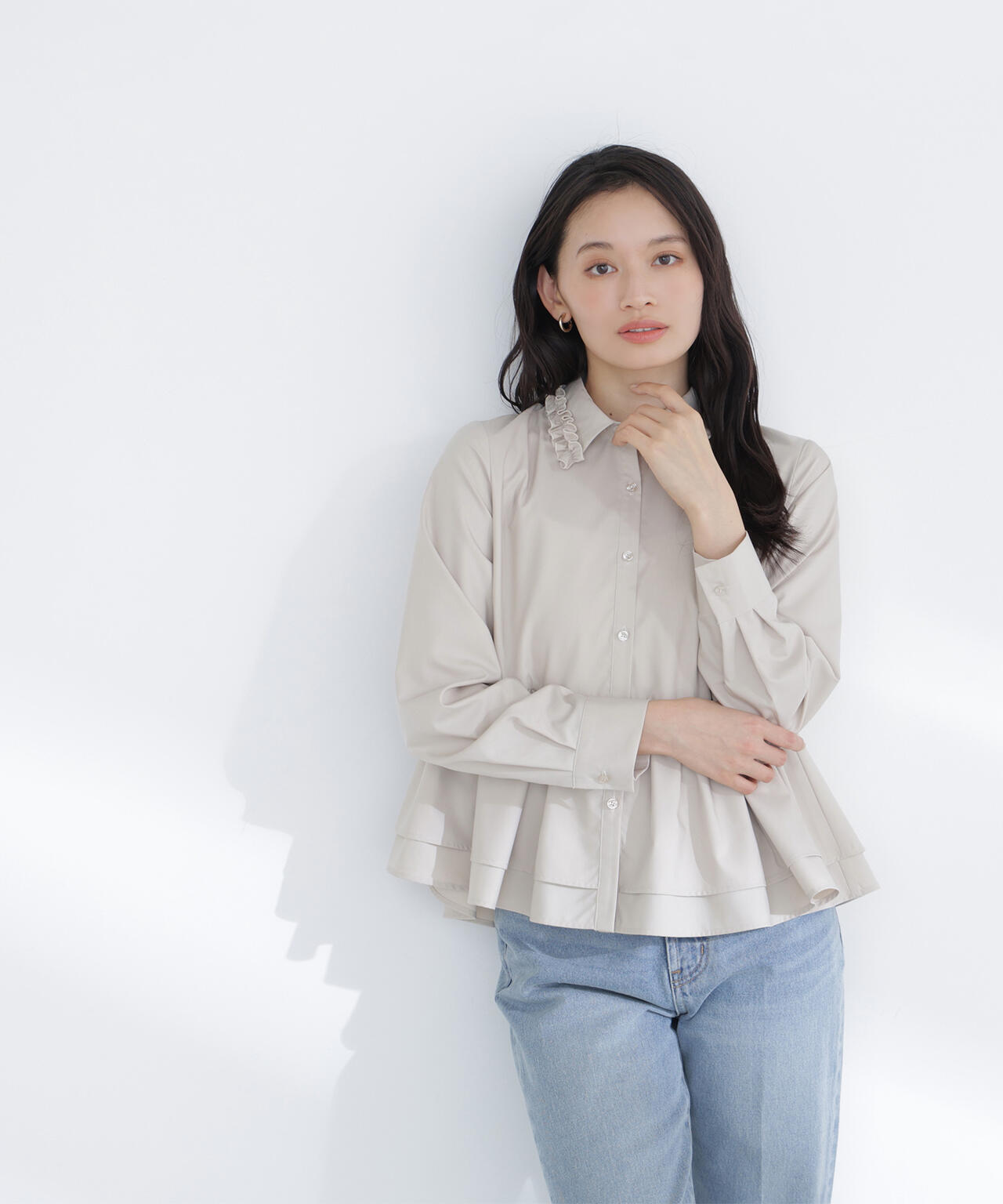 フリルカラーシャツ