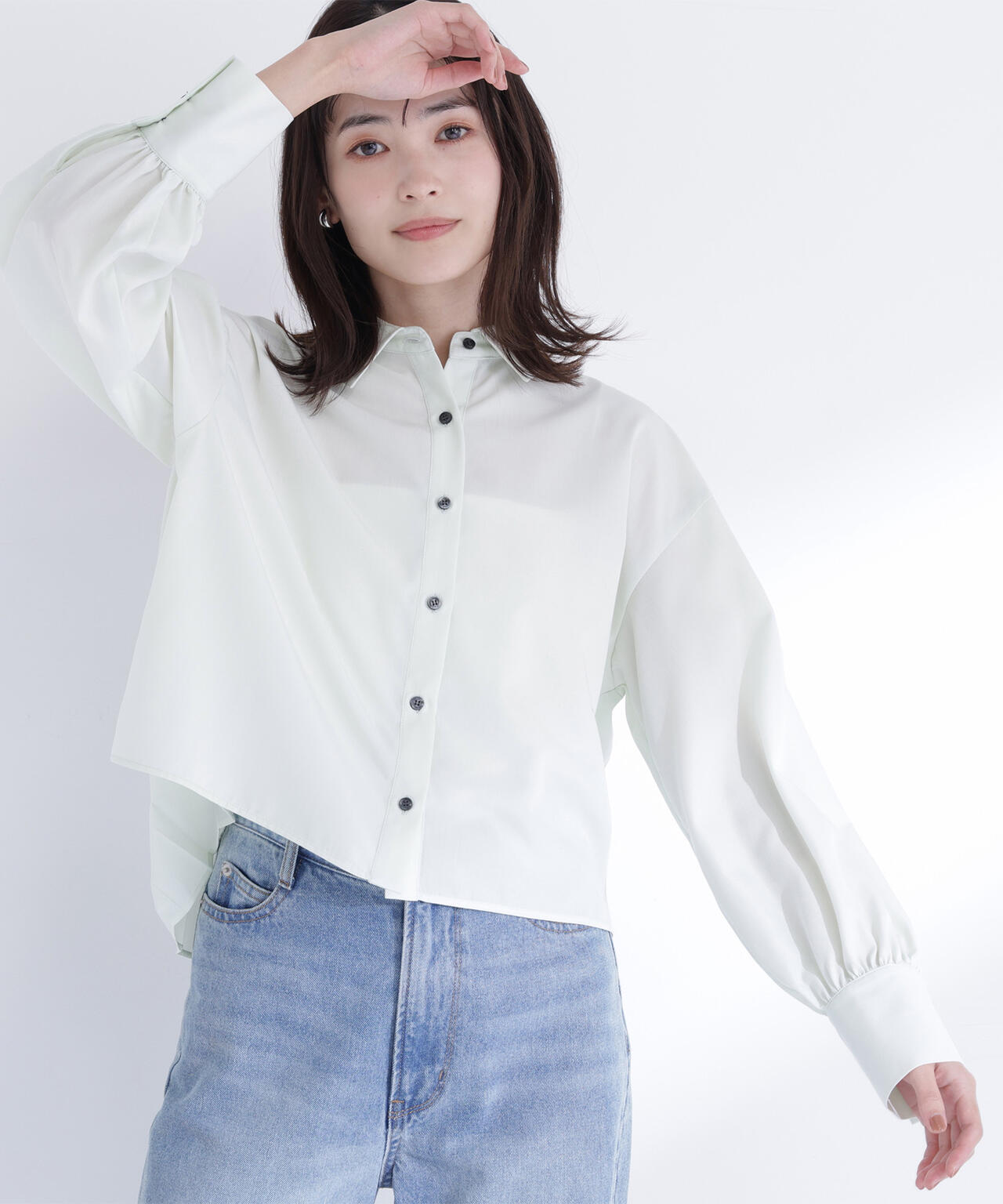 バックプリーツデザインシャツ