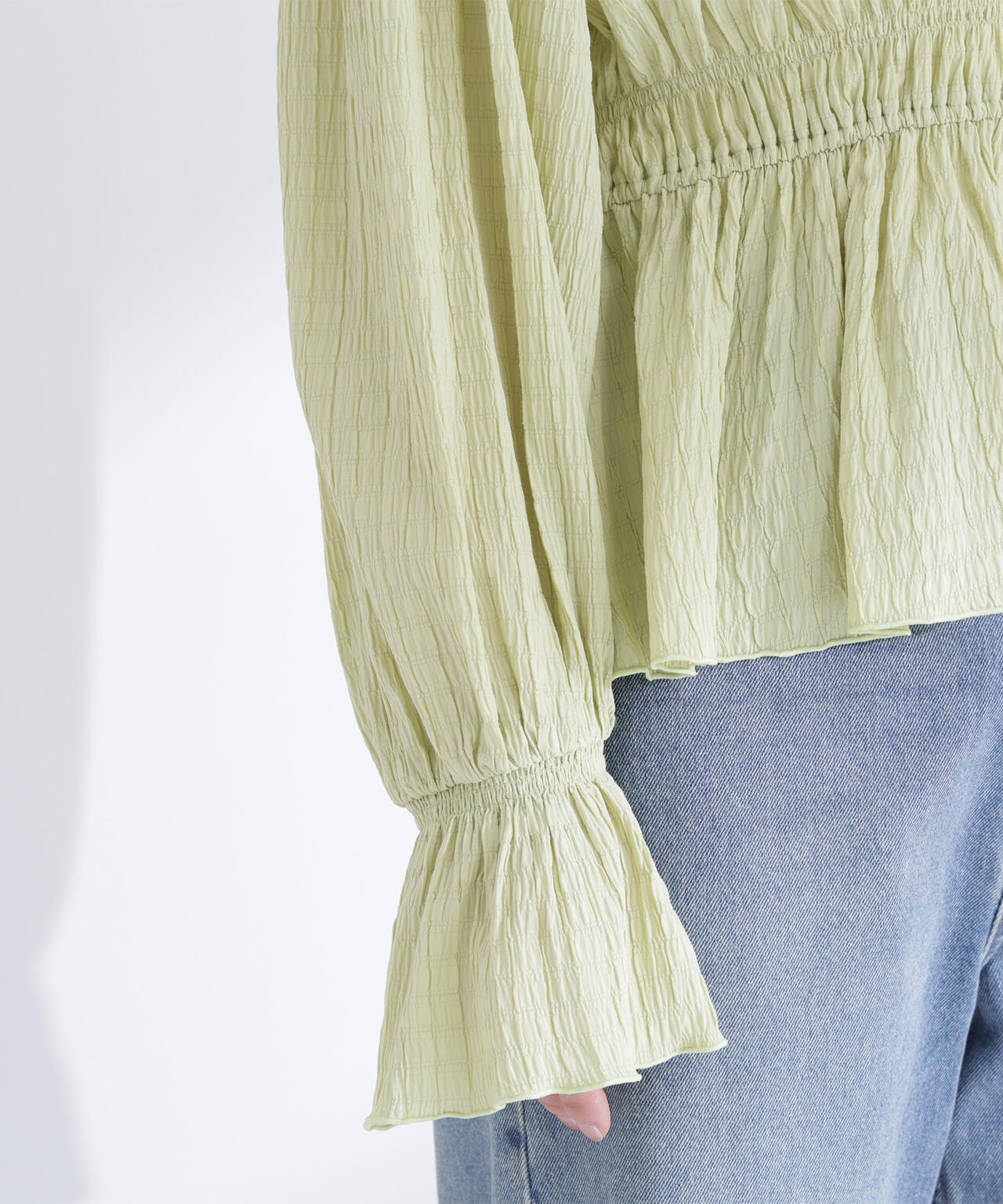 Vネックギャザーブラウス