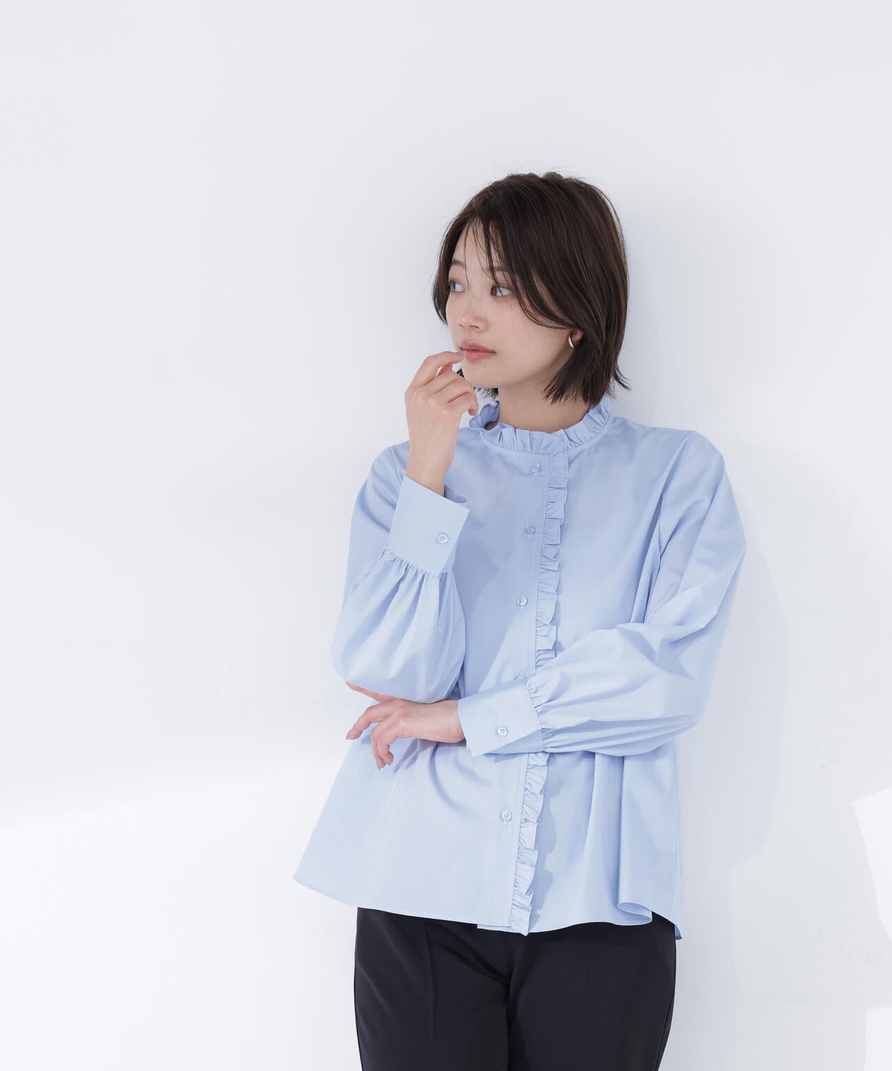 スタンドネックフリルブラウス