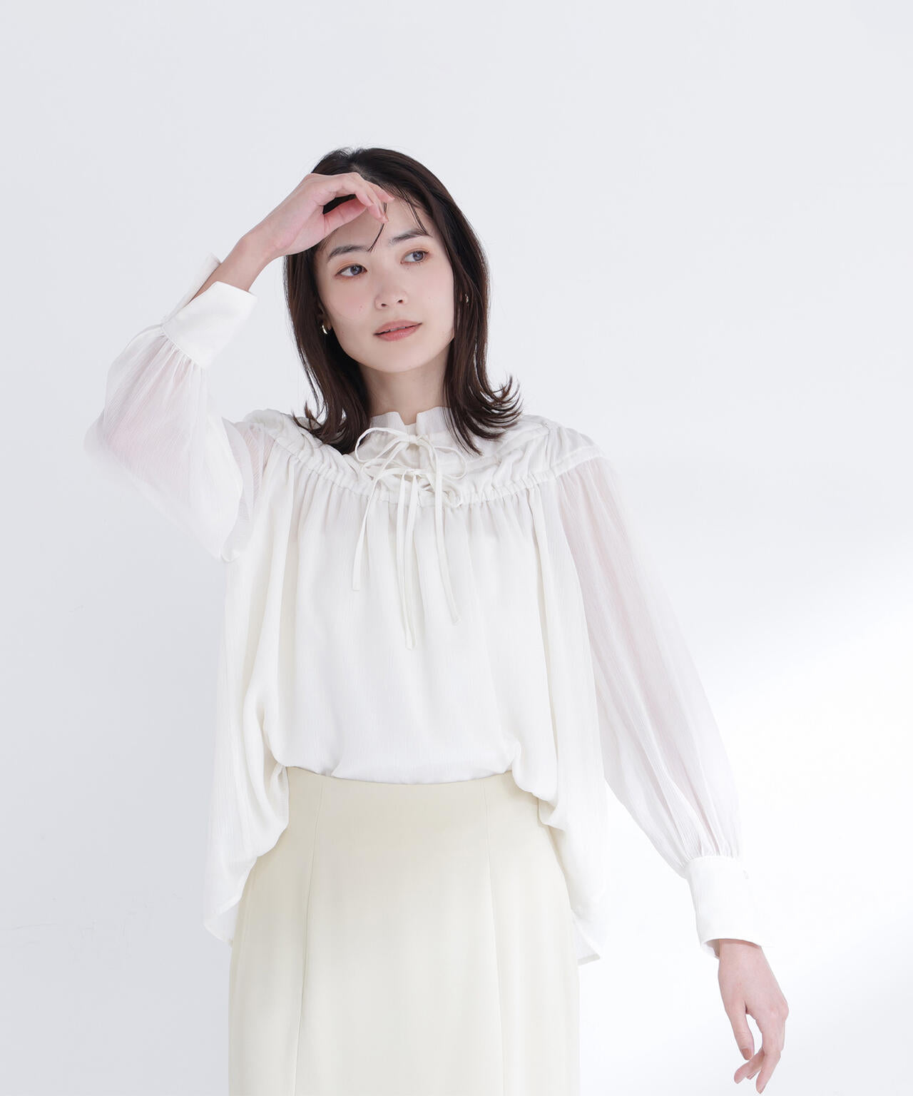 シャーリングショルダーブラウス