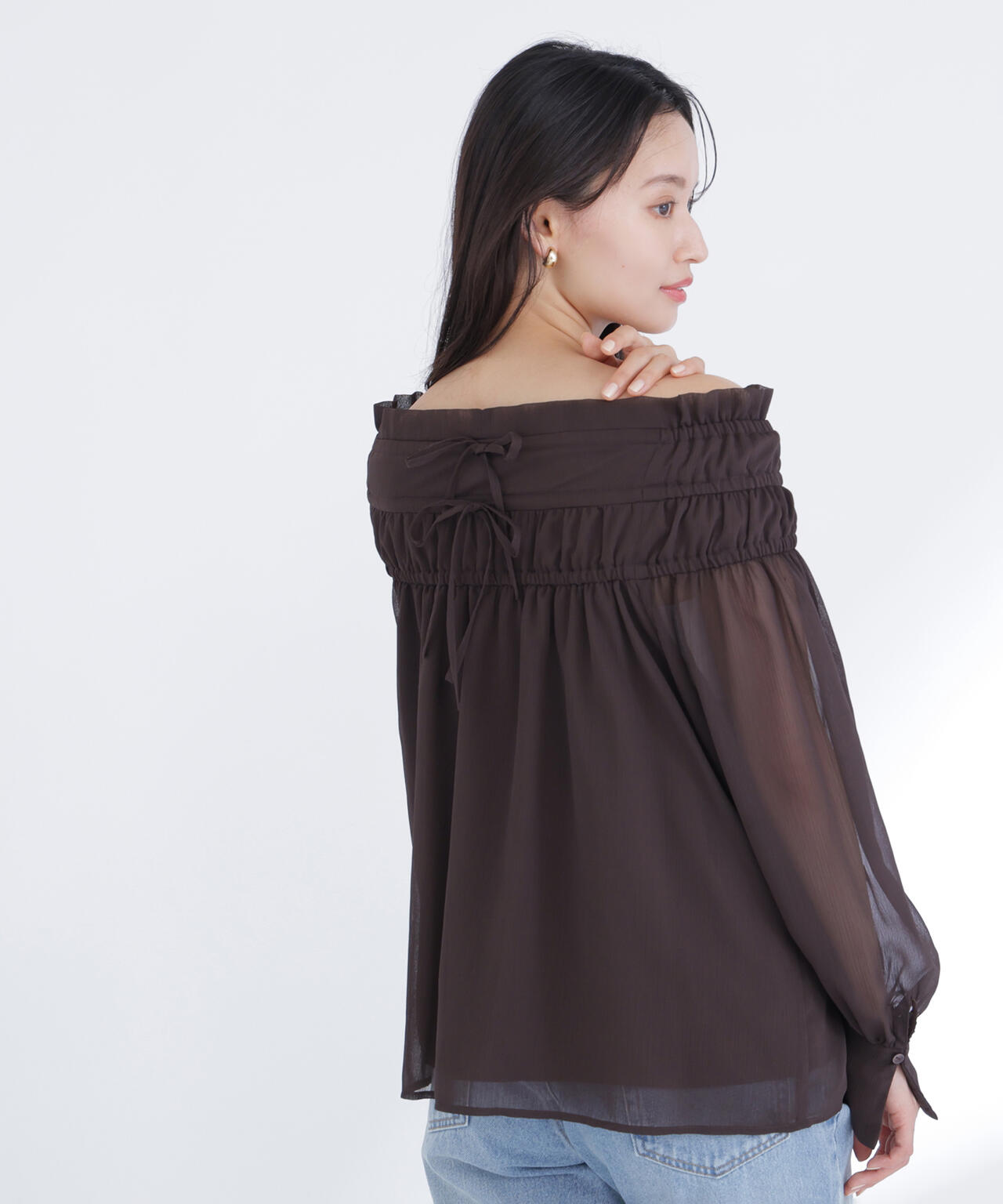 シャーリングショルダーブラウス