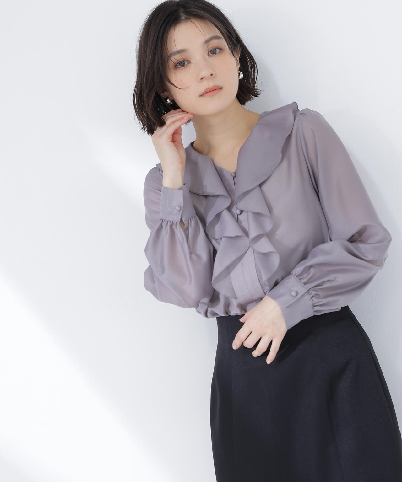 フロントフリルブラウス