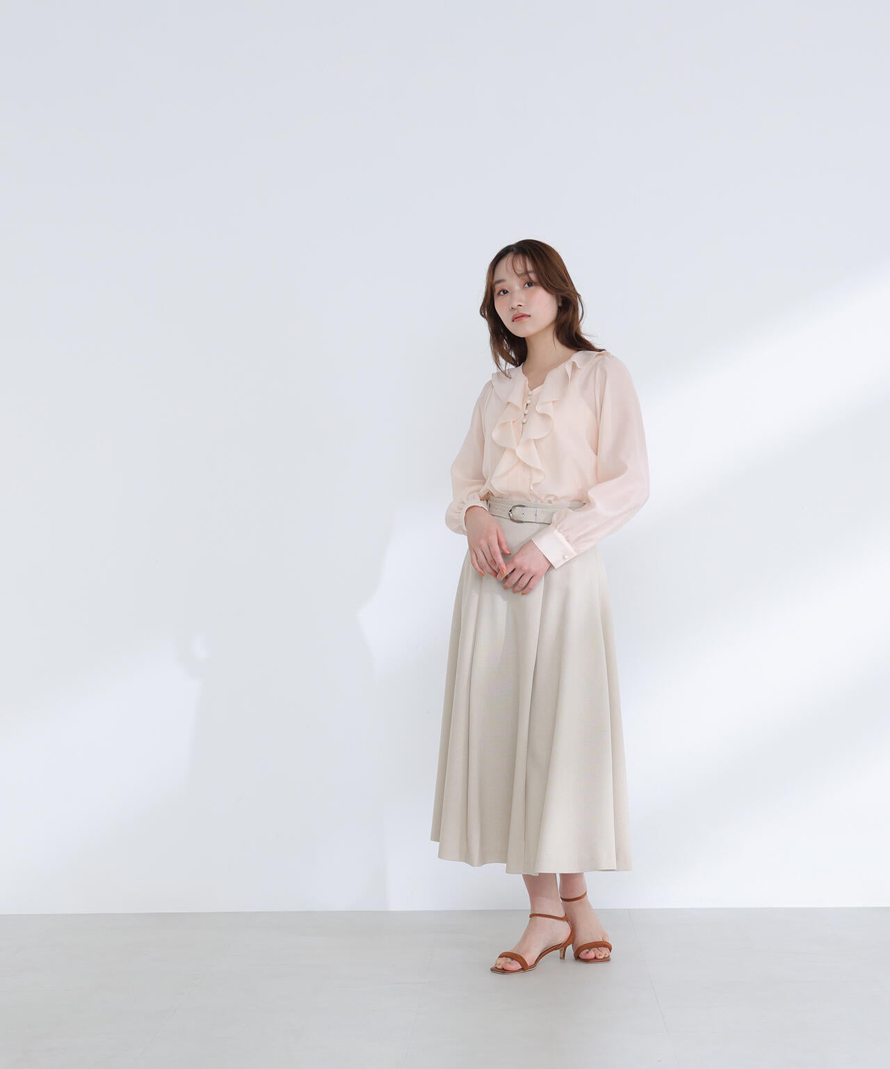 フロントフリルブラウス