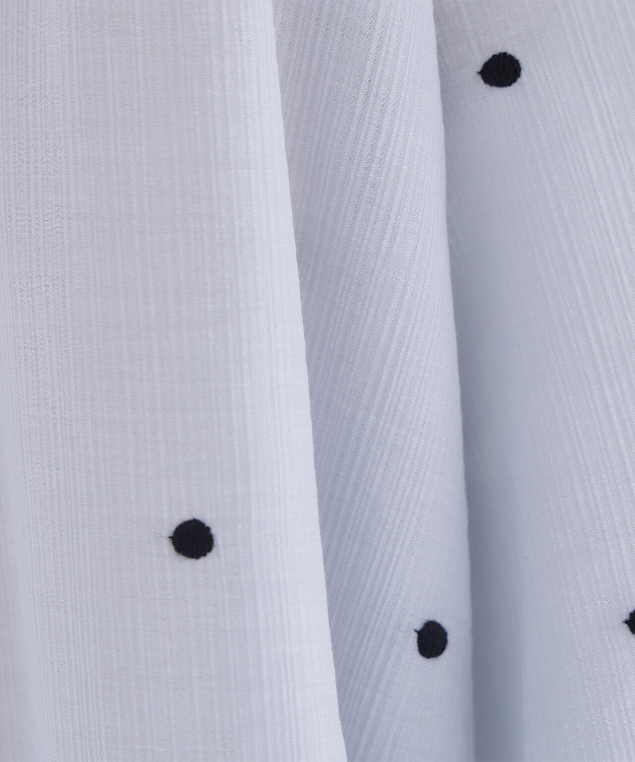 ドット刺繍ブラウス