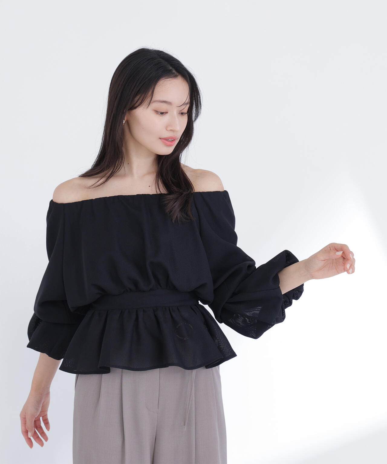 メッシュギャザーペプラムブラウス