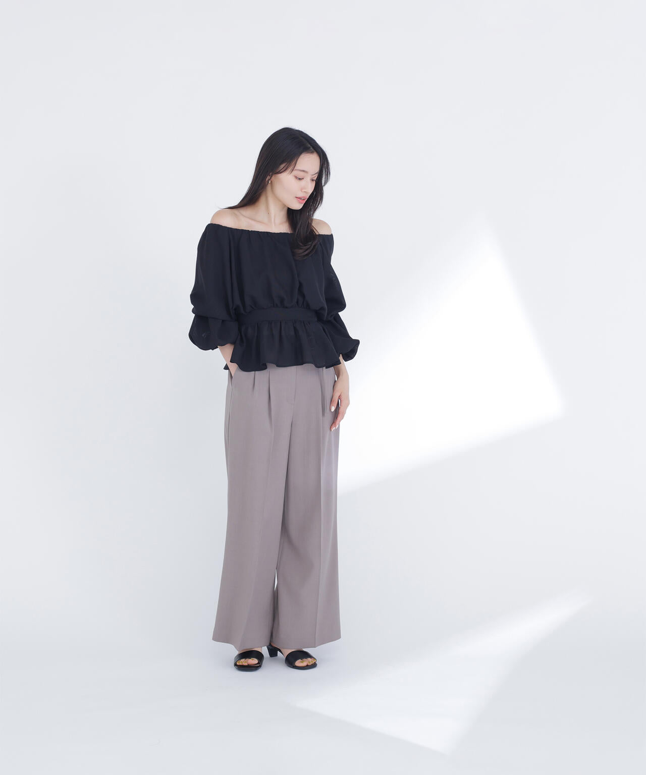 メッシュギャザーペプラムブラウス