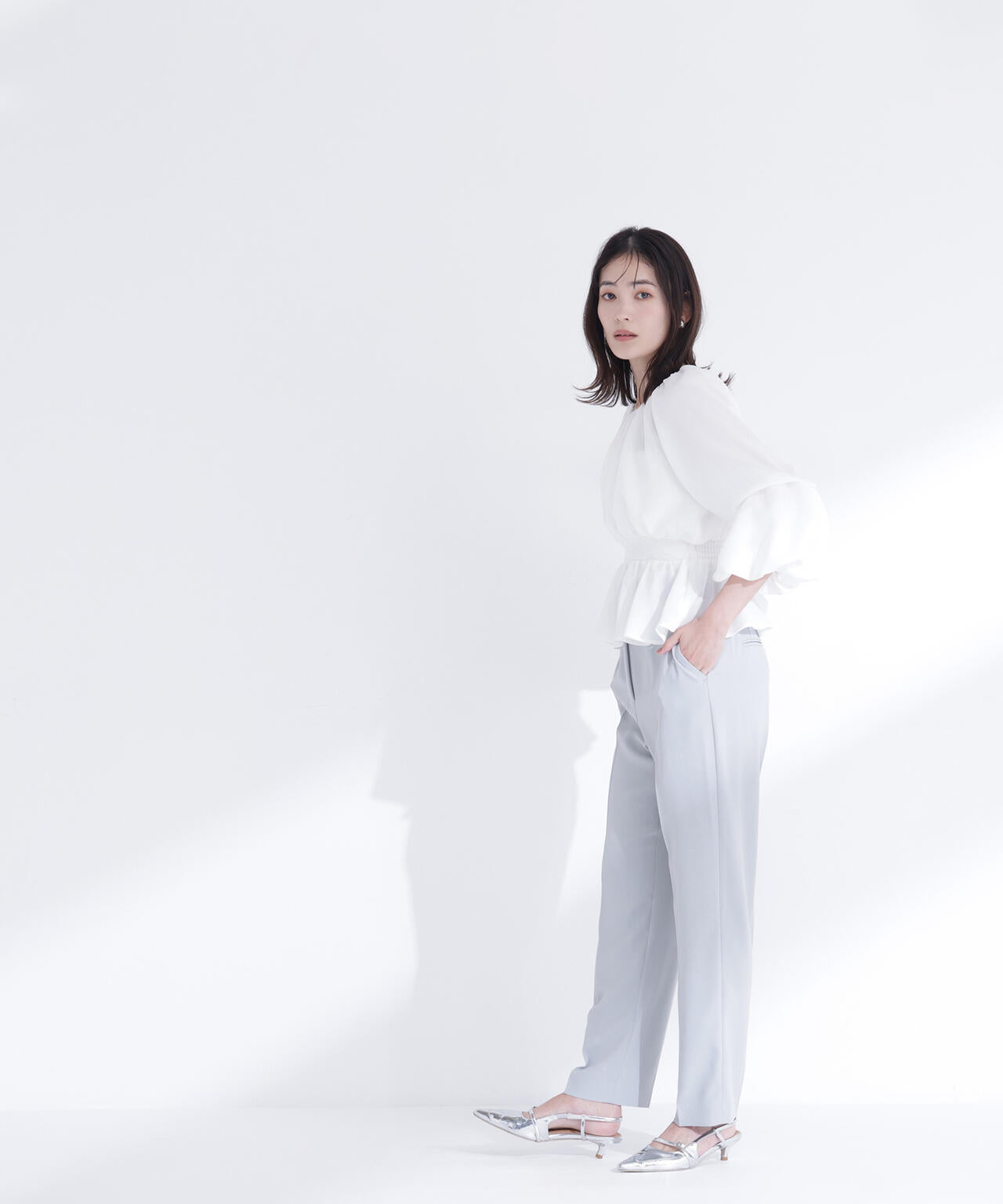 メッシュギャザーペプラムブラウス