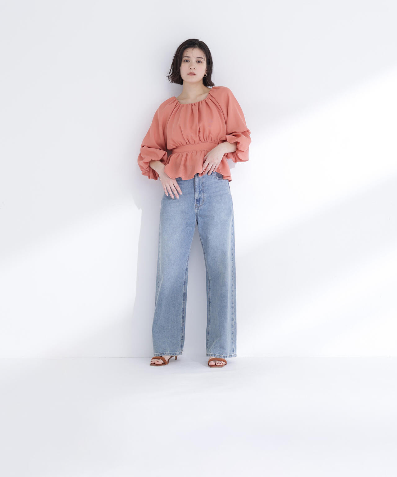 メッシュギャザーペプラムブラウス