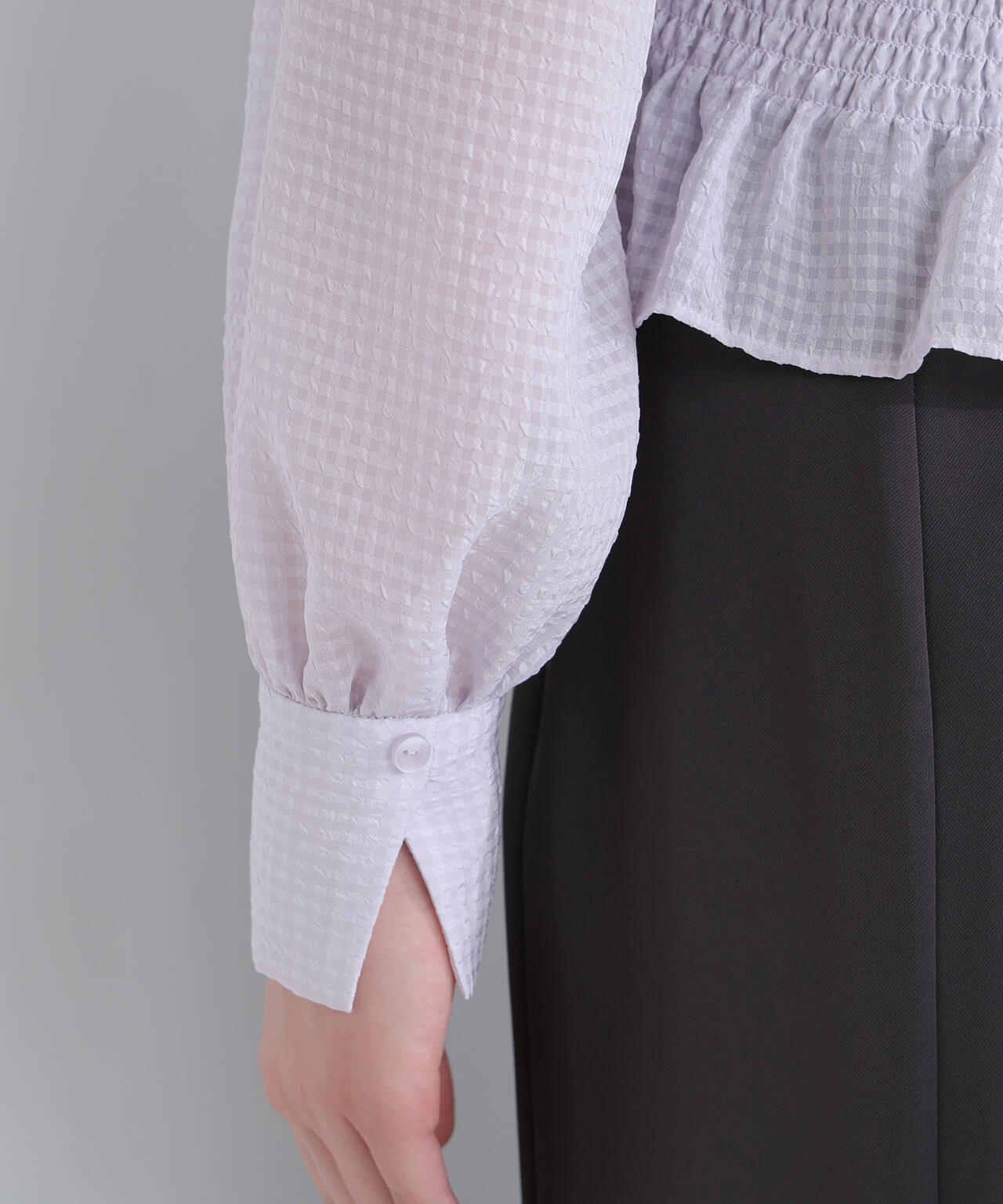 【一部店舗・mix.tokyo 限定カラー：イエロー】シアーチェックシャーリングブラウス