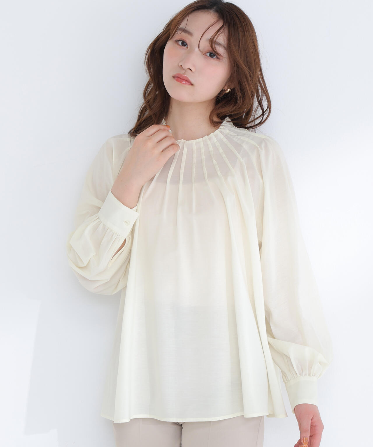 タックネックブラウス | NATURAL BEAUTY BASIC（ナチュラル