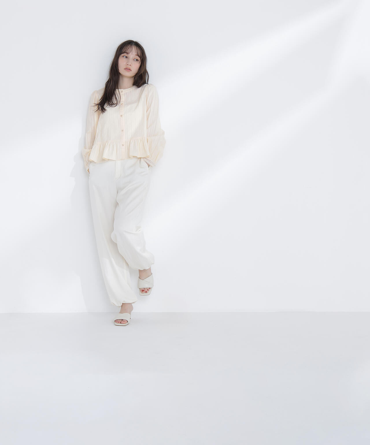 レースカフスブラウス