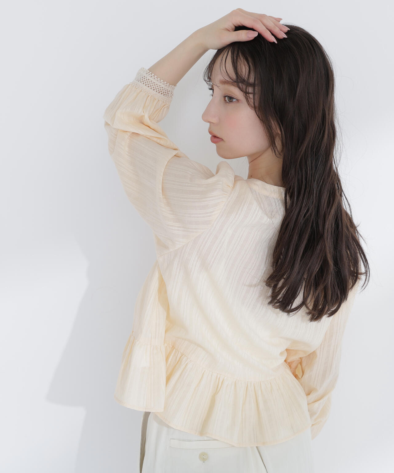 レースカフスブラウス