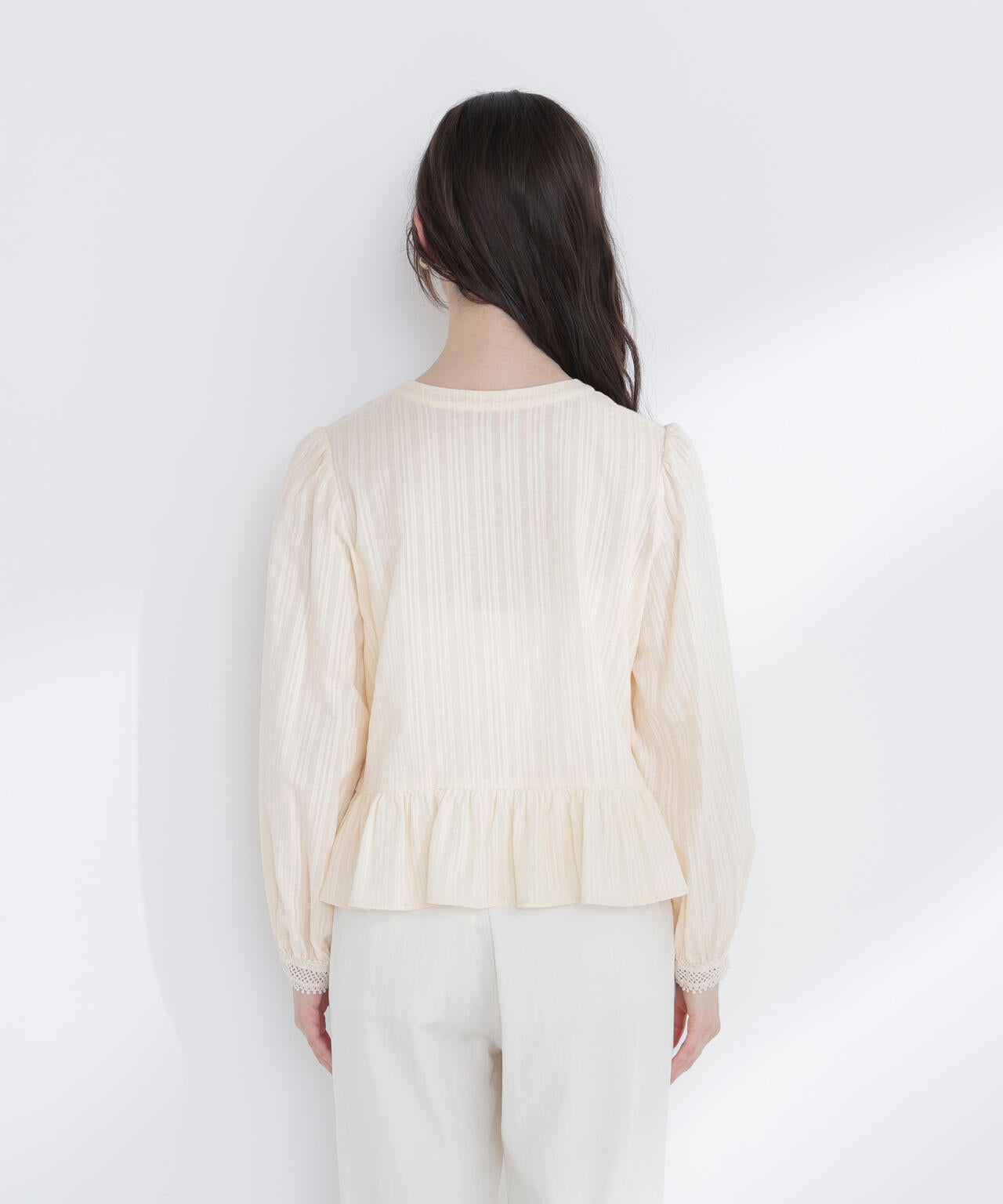 レースカフスブラウス