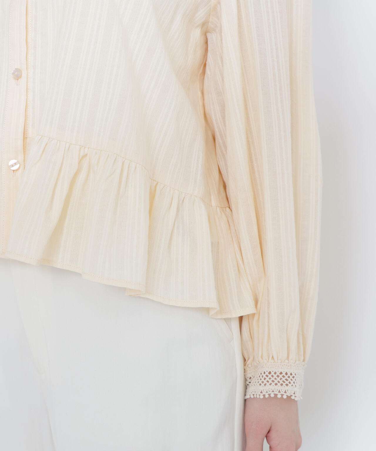 レースカフスブラウス