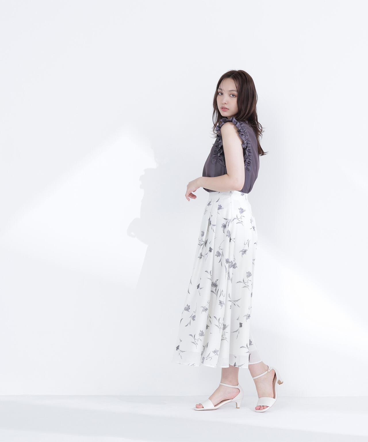 専用☆ヨリ　バックフリルブラウス　36 最終価格 レースアップVヨークフリルブラウス – レディースファッション通販の夢