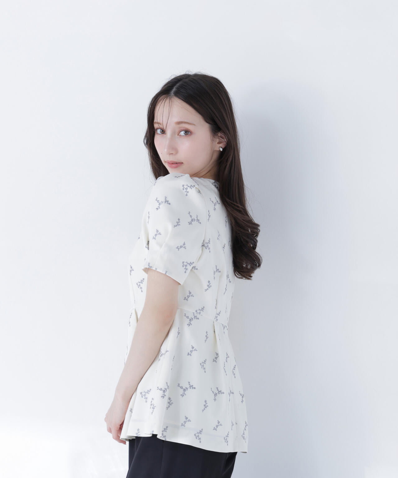 ラメ刺繍ペプラムブラウス | NATURAL BEAUTY BASIC（ナチュラル