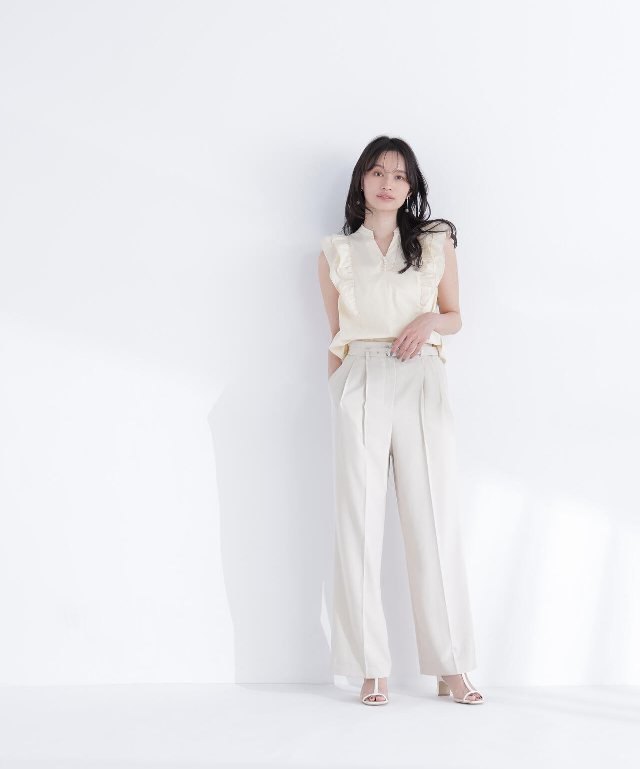 ラッフルフレンチスリーブブラウス | NATURAL BEAUTY BASIC