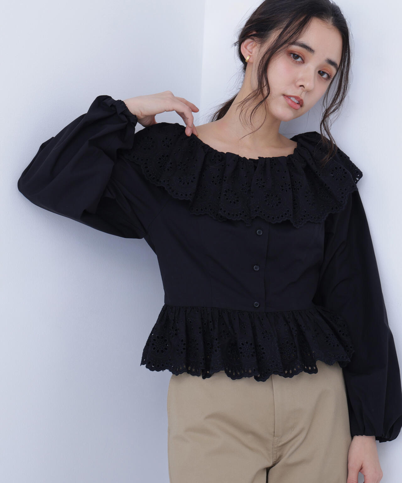 エンブロイダリーフリルブラウス | N. Natural Beauty Basic*（エヌ