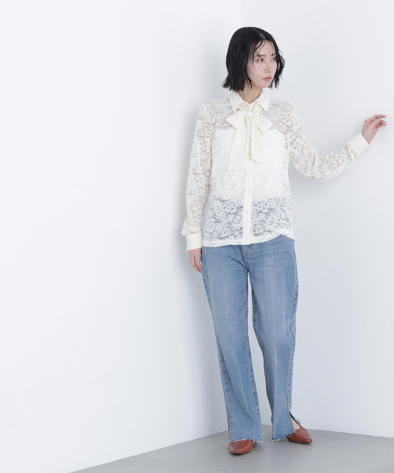 レースボウタイブラウス