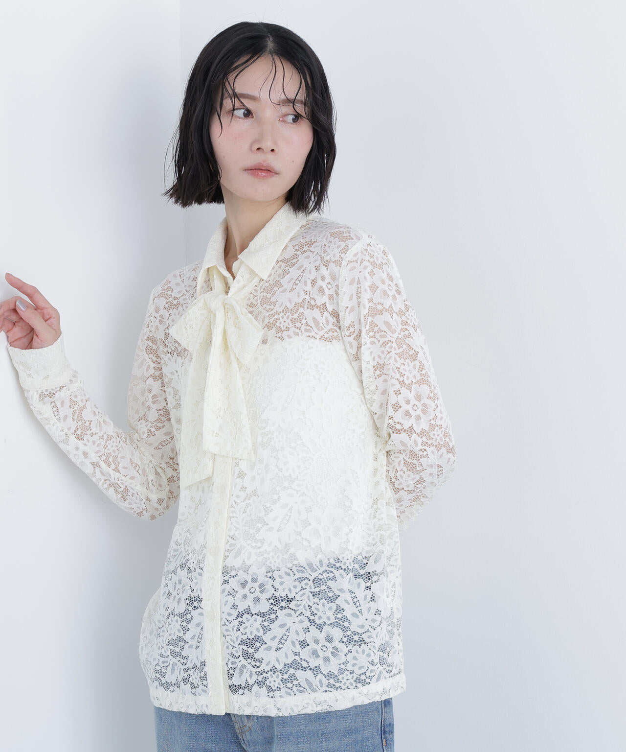 レースボウタイブラウス