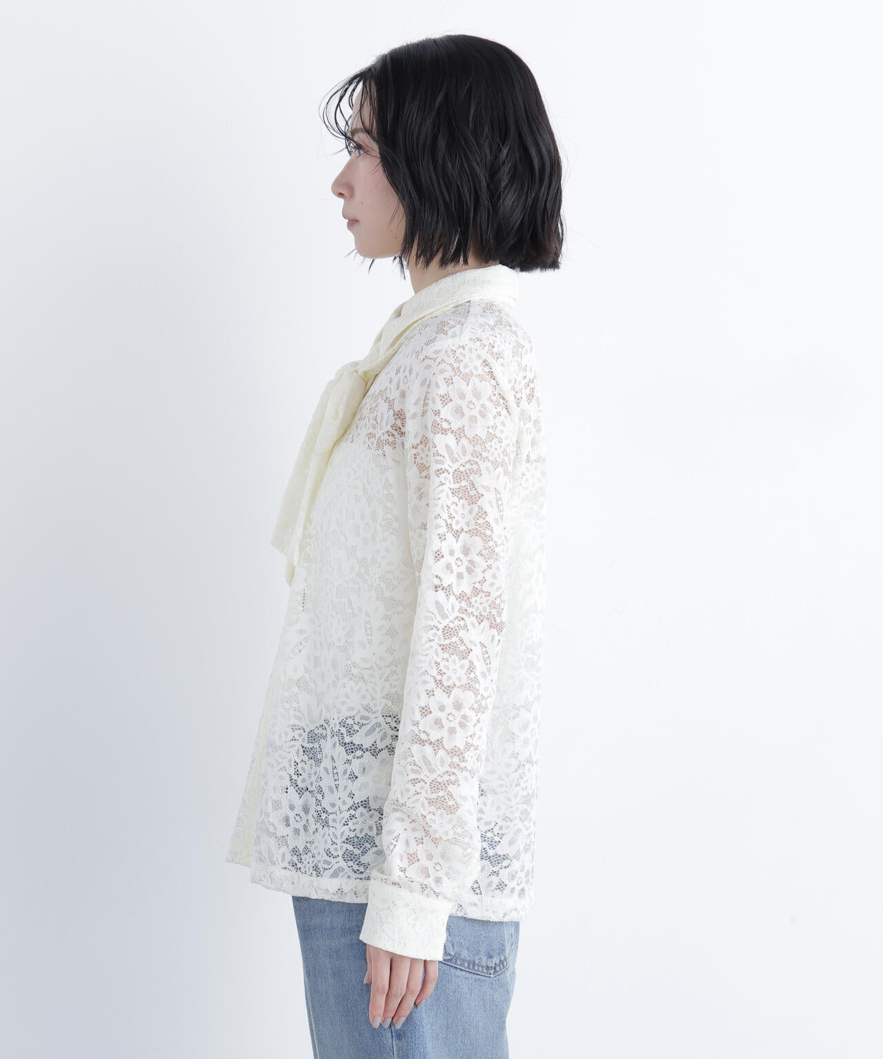 レースボウタイブラウス