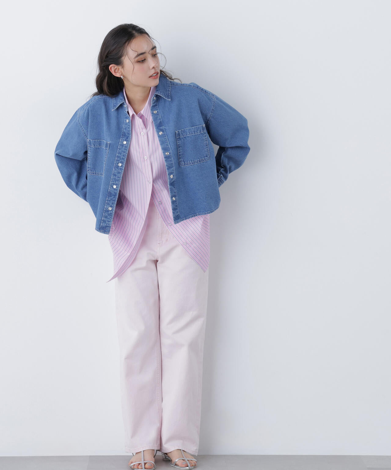 クロップドデニムシャツ