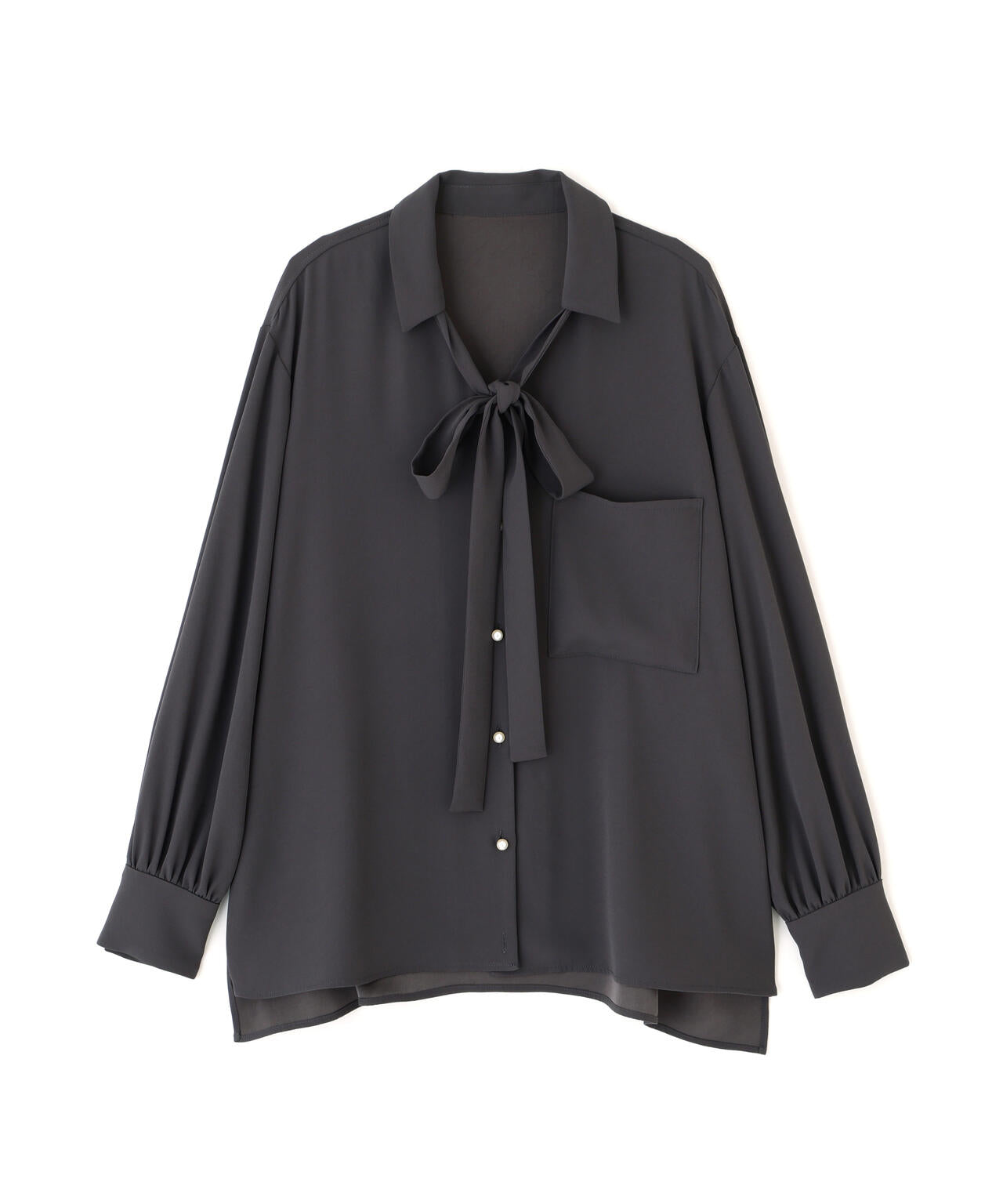 【365ユーティリティ】“みんなの声をカタチにした”速乾2WAYパールボタンボウブラウス