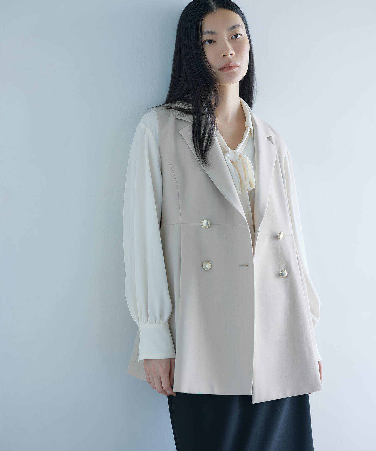 【365ユーティリティ】“みんなの声をカタチにした”速乾2WAYパールボタンボウブラウス