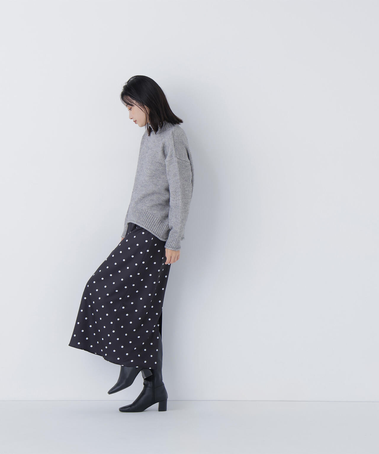 【有楽町マルイ・mix.tokyo 限定カラー：ブラウンベース】ドットサテンタイトスカート