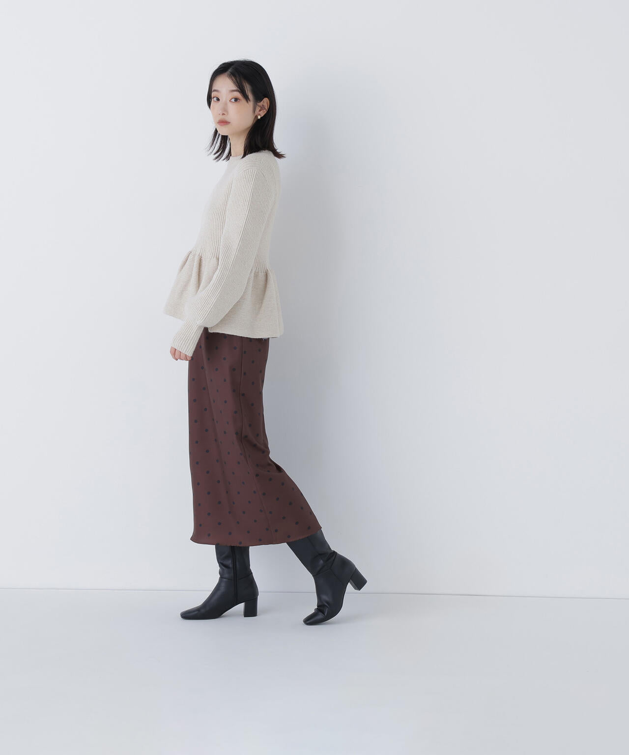 【有楽町マルイ・mix.tokyo 限定カラー：ブラウンベース】ドットサテンタイトスカート