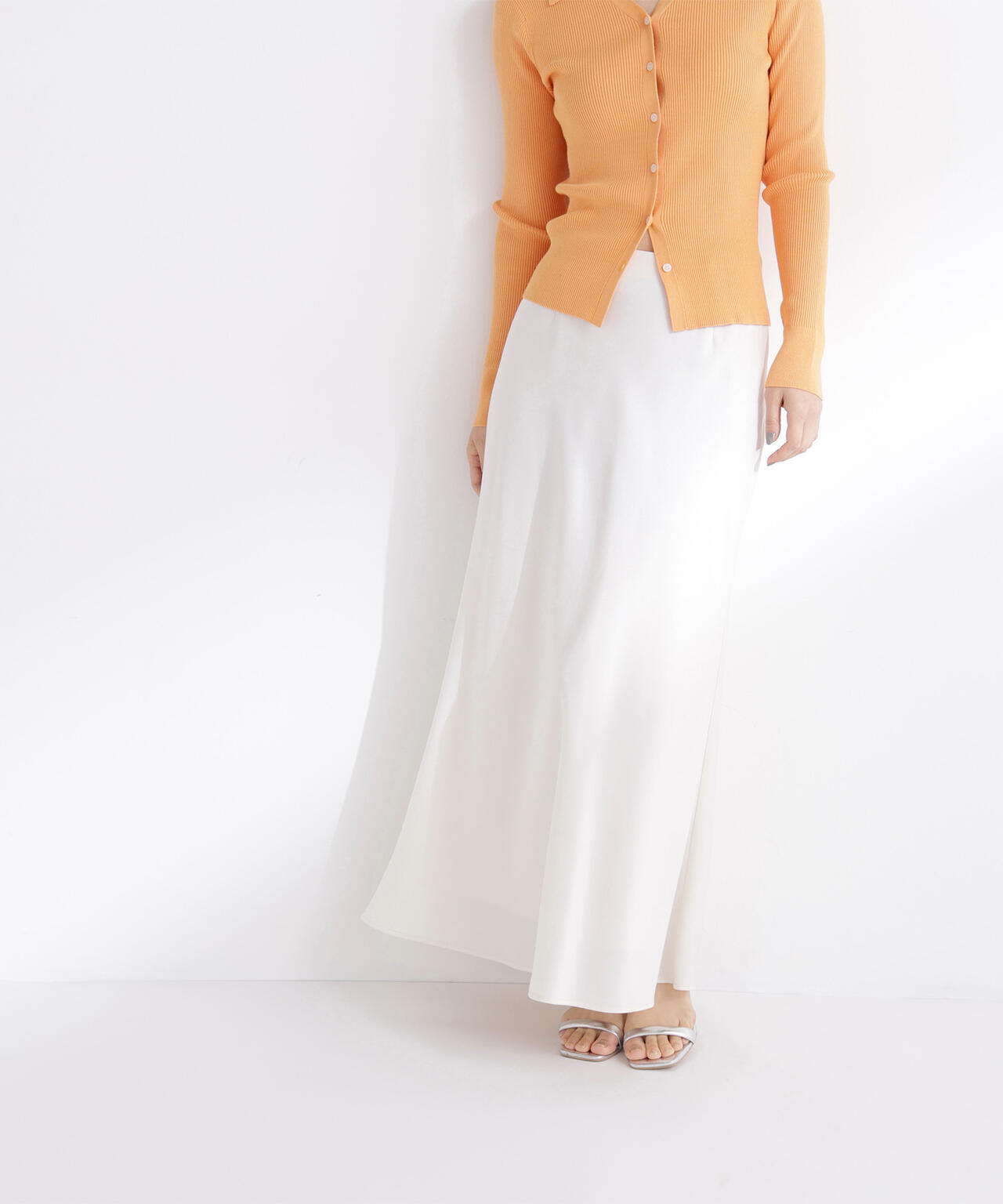 バイアスサテンナロースカート