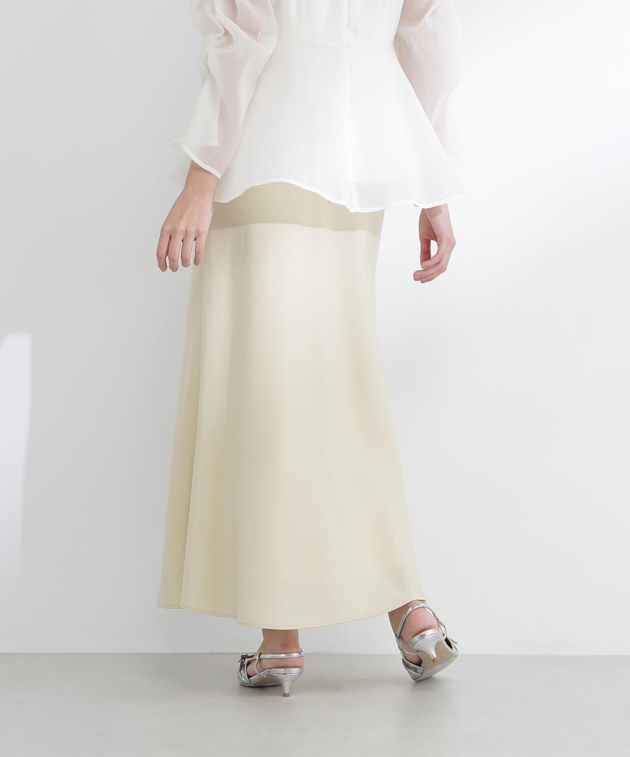 バイアスサテンナロースカート