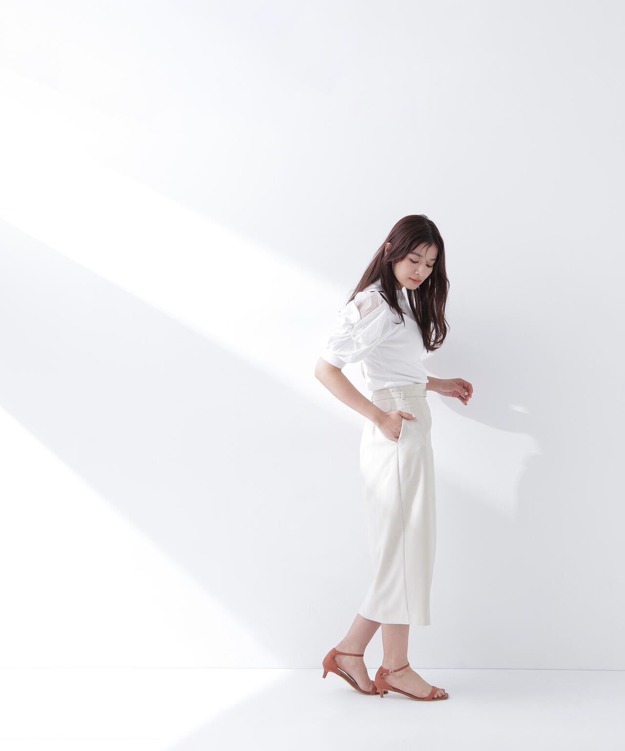 ベルテッドナロースカート