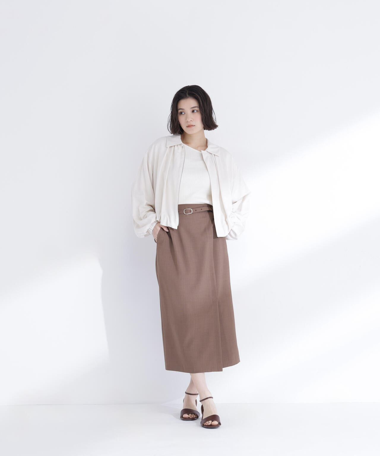 ベルテッドナロースカート
