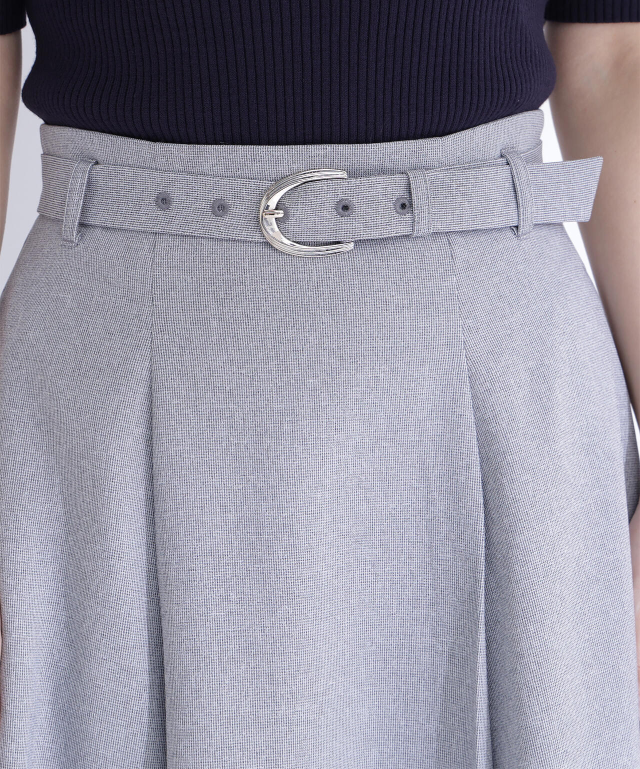 メタルバックルフレアスカート