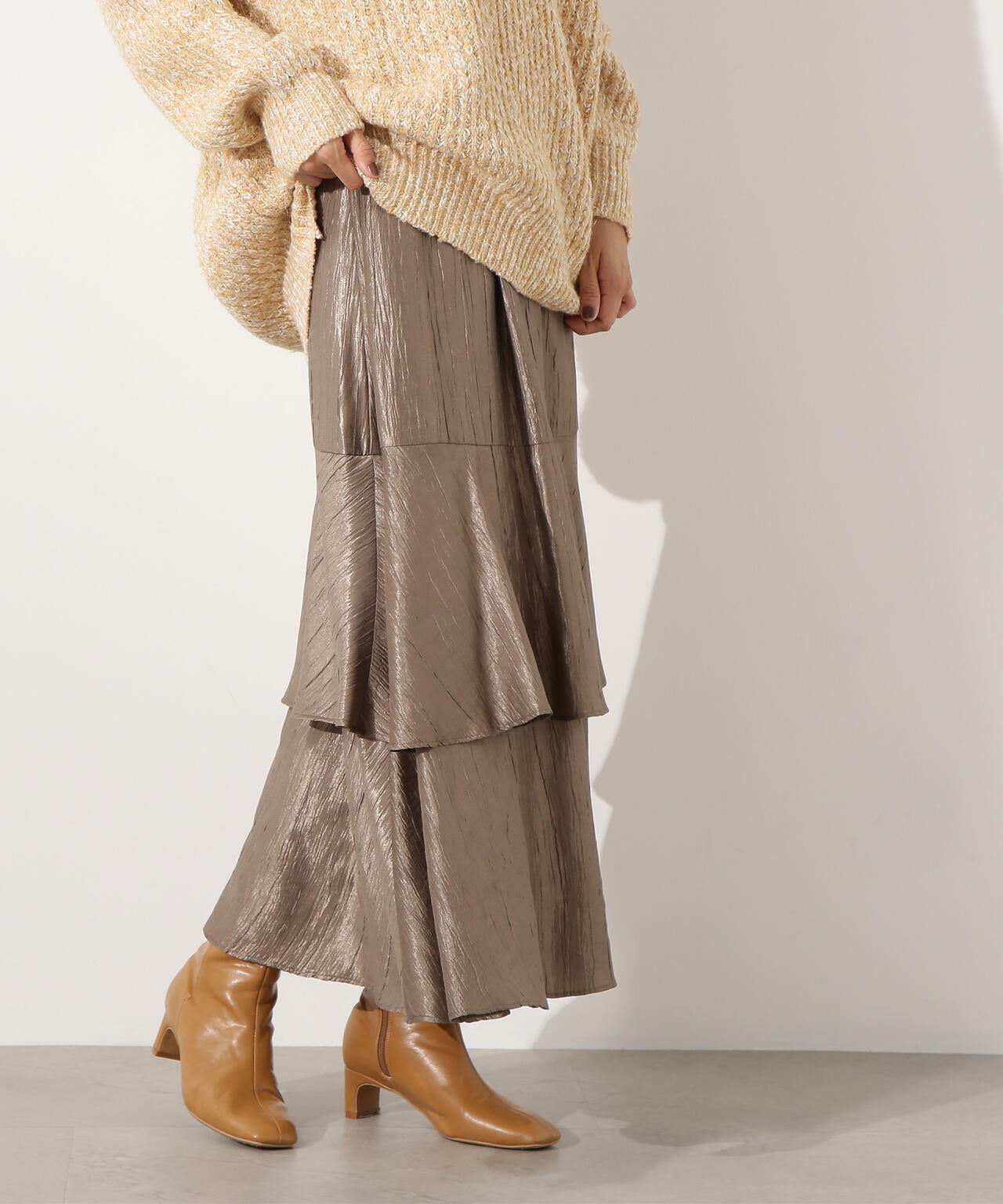 シャイニーティアードスカート