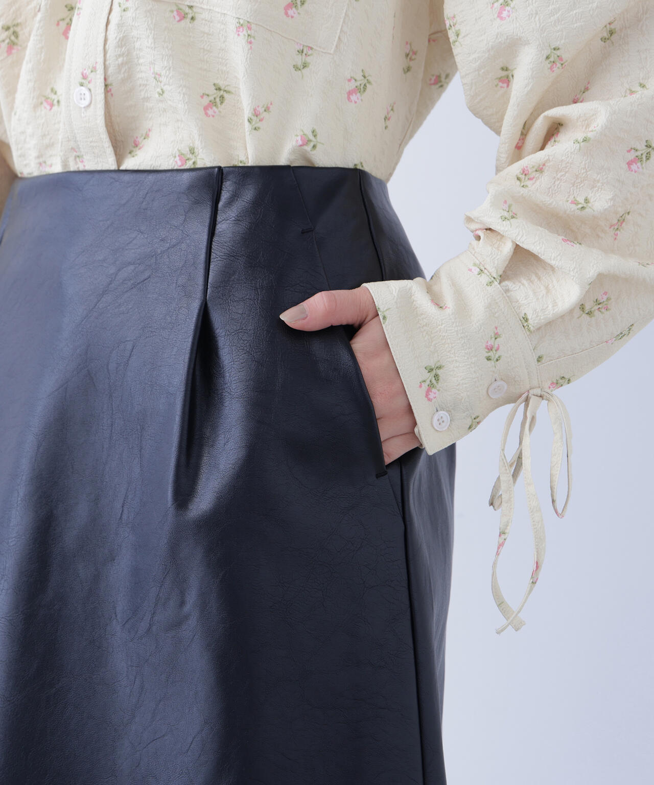 フェイクレザーミニスカート