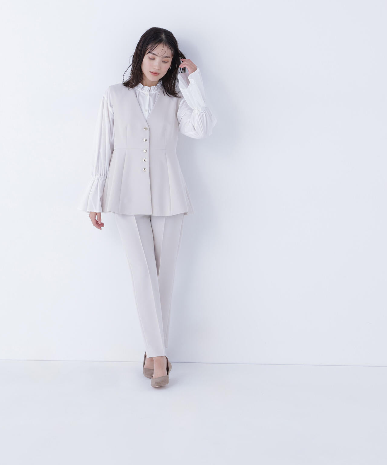 ナチュラルビューティーベーシック（NATURAL BEAUTY BASIC）/フロントボタンペプラムジレ SETUP テーパードパンツ フロントボタンペプラムジレ SETUP テーパードパンツ | NATURAL BEAUTY