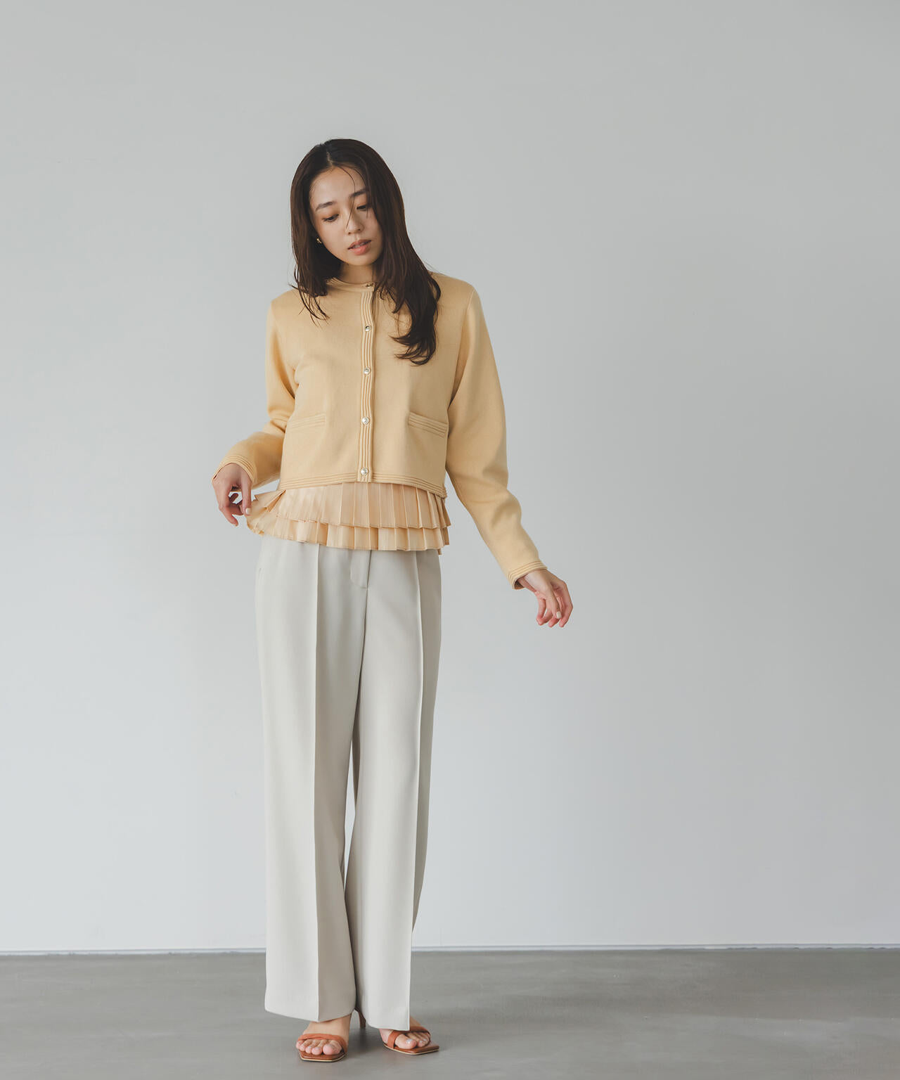 ゴールドボタンワイドパンツ