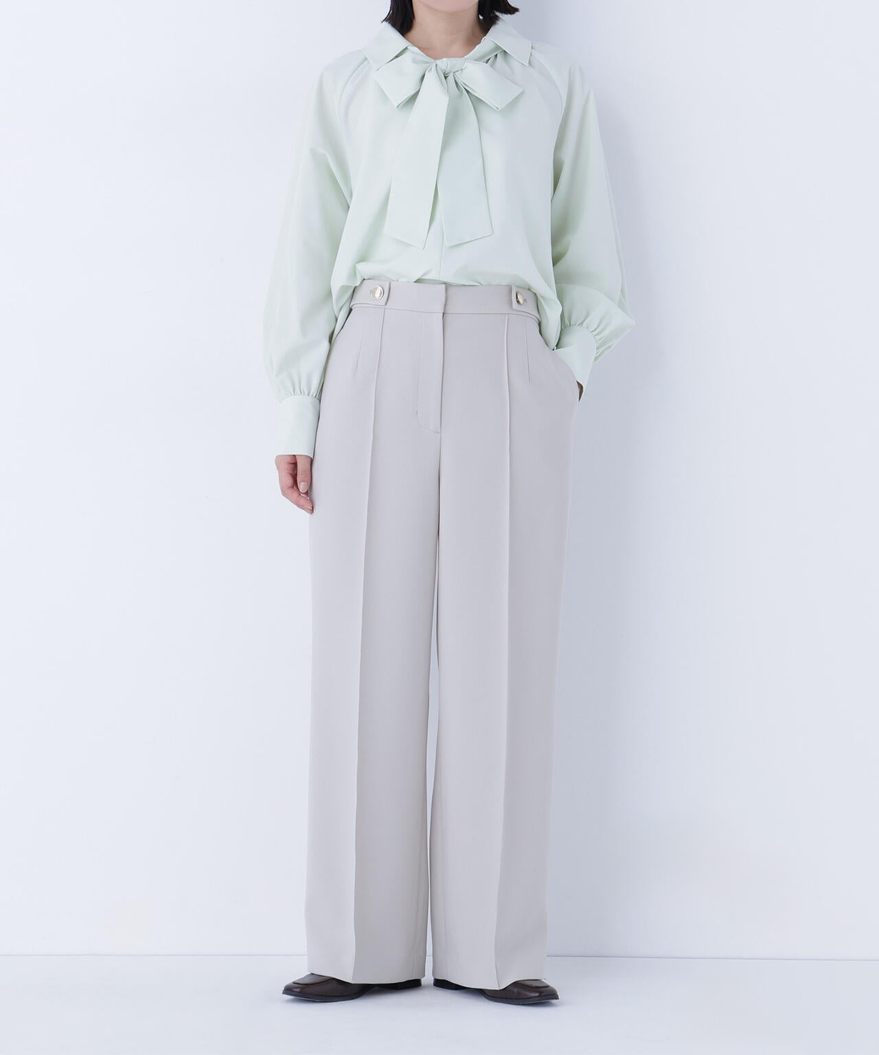 ゴールドボタンワイドパンツ