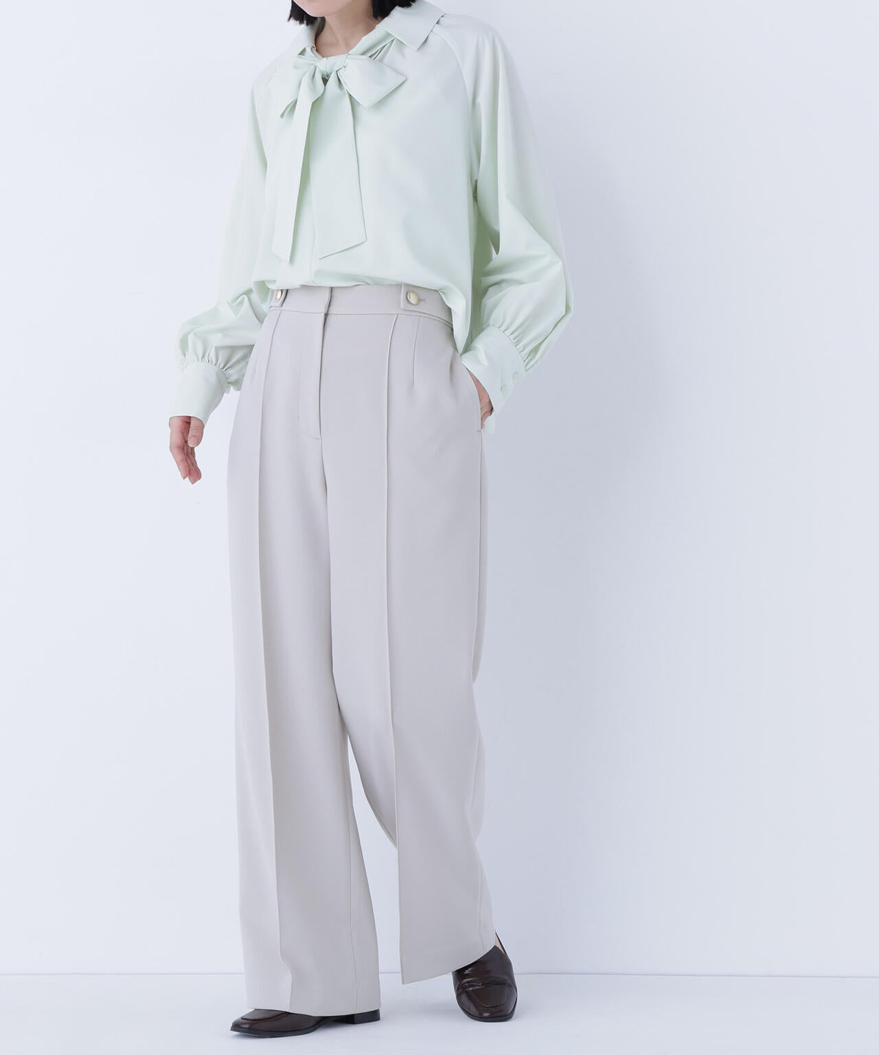 ゴールドボタンワイドパンツ