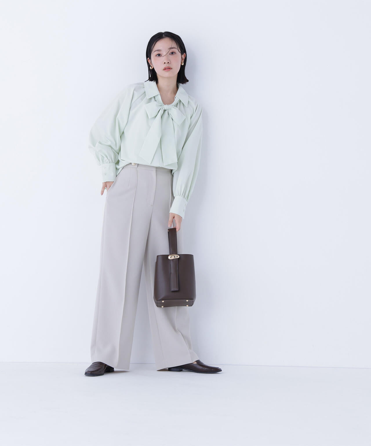 ゴールドボタンワイドパンツ