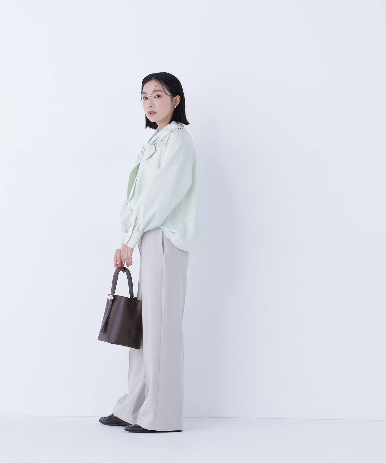 ゴールドボタンワイドパンツ