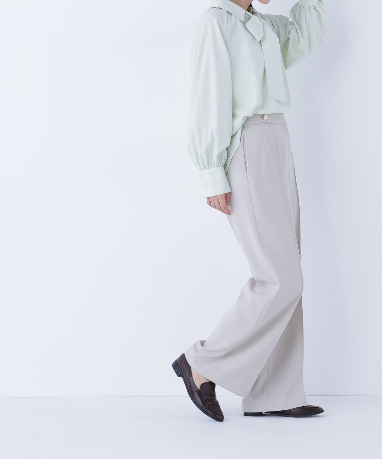 ゴールドボタンワイドパンツ