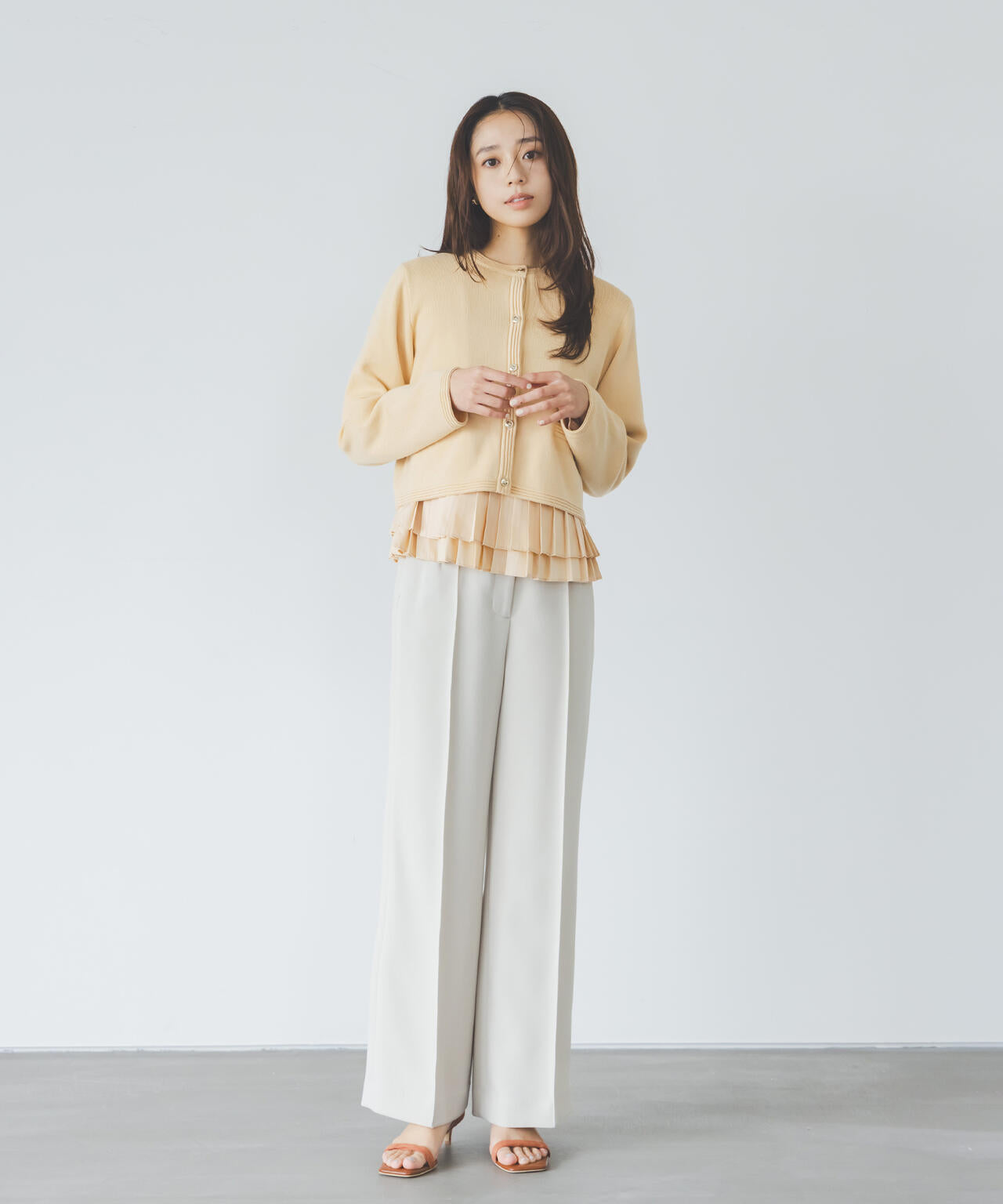 ゴールドボタンワイドパンツ